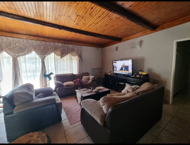 3 BEDROOM HOUSE FOR SALE IN UNITAS PARK